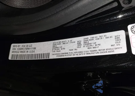 2024 Ram 1500 Laramie 4X4 5'7 Box z USA, uszkodzony, nr VIN 1C6SRFJT6RN111184